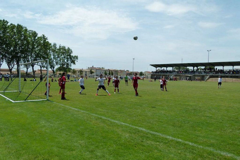 Flickor spelar fotboll i Mediterranean Girls Cup-turneringen
