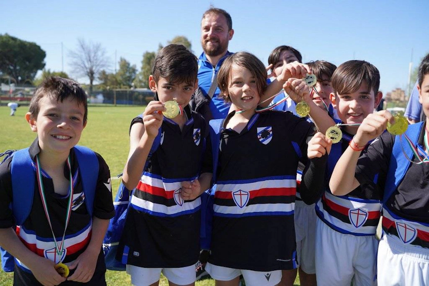 Tineri fotbaliști cu medalii la Cupa Internațională Roma